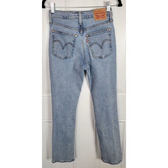 Levi's Womens Wedgie Straight Jeans Size 26 Button Fly Distressed Light Wash - Picture 8 of 8